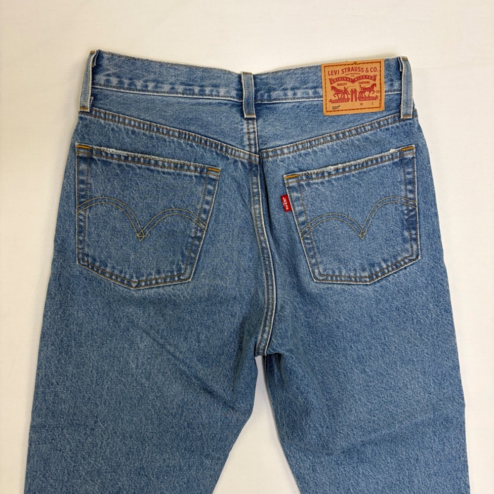 Levis 501 Original Cropped Jeans Womens 27 Medium Wash Blue Button Fly - Picture 10 of 11